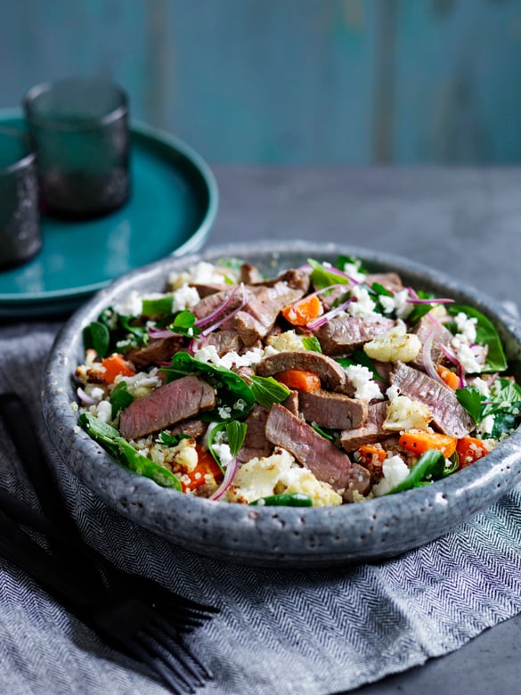 Lamb salad with cauliflower, carrot and quinoa