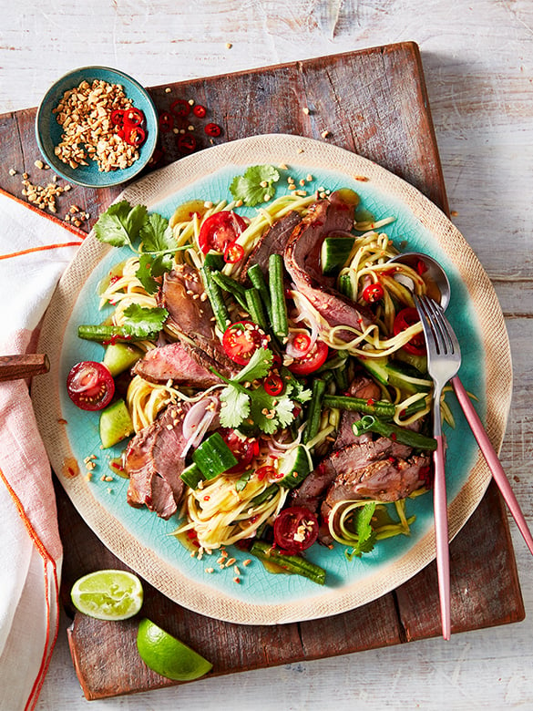 Spicy lamb leg & green mango salad