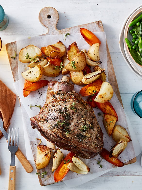 Thyme and garlic lamb leg roast